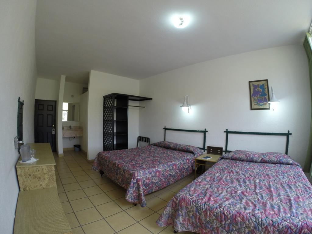 Hotel Mar De Cortez Кабо Сан Лукас Екстериор снимка