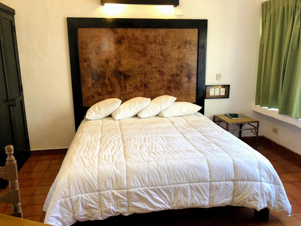 Hotel Mar De Cortez Кабо Сан Лукас Екстериор снимка